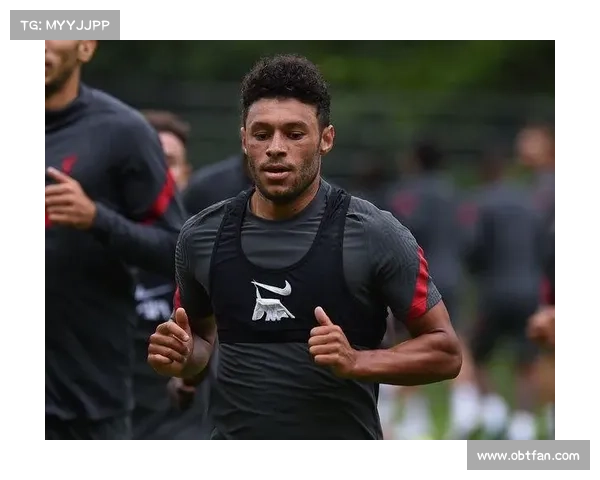 张伯伦在足球场上的位置与影响力分析：从中场核心到全能战士的演变